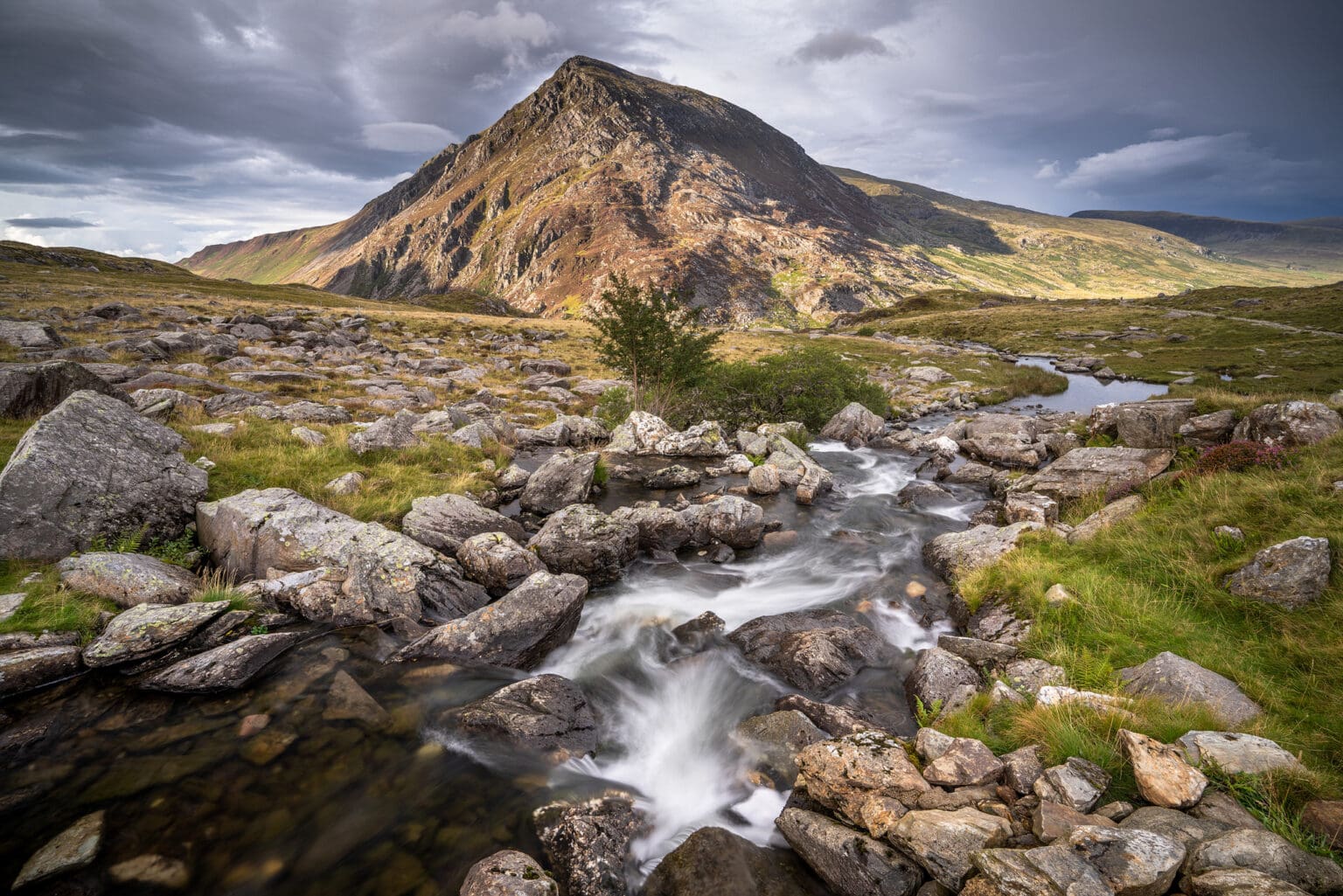 Cwm Idwal to Pen Y Ole Wen – Snowdonia Landscape Photography