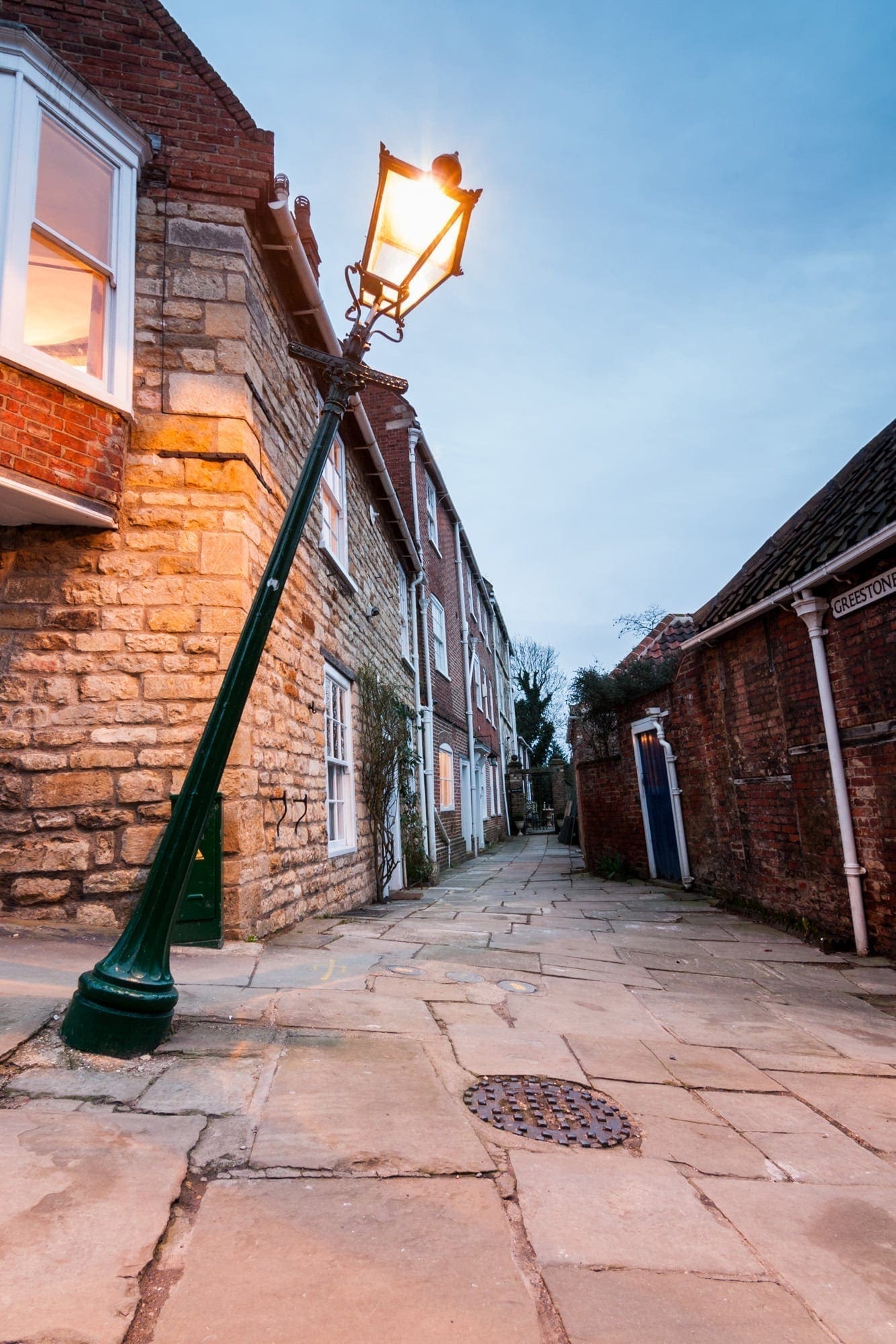 Lincoln Leaning Lampost - Lincoln Photography